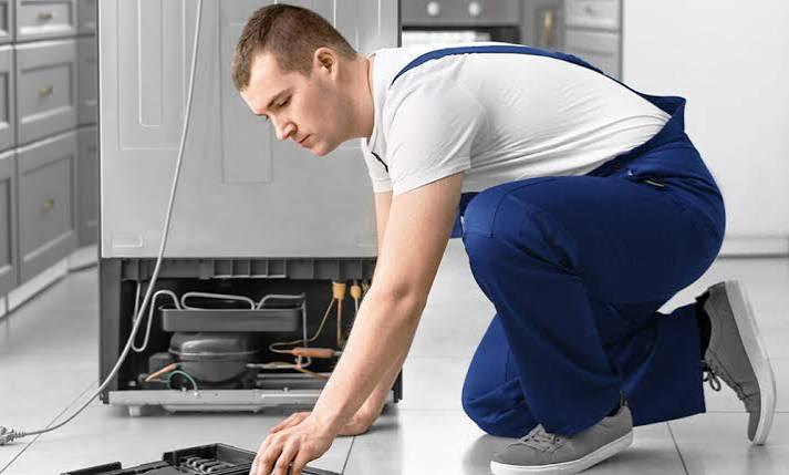 نمایندگی تعمیر یخچال زیرووات در اسلامشهر؛ عیبیابی و تعمیر تخصصی یخچال و یخچالفریزر زیرووات، رفع مشکل سرمایش، نشتی، برفک، صدای غیرعادی، خرابی برد، موتور و لاستیک درب با اعزام تعمیرکار به محل .